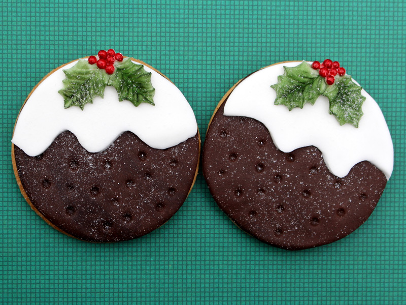 holly-trio-cake-mould-christmas-pudding-cookies