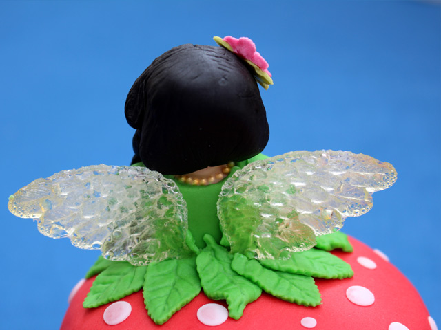 fairy-cake-topper-with-glass-wings